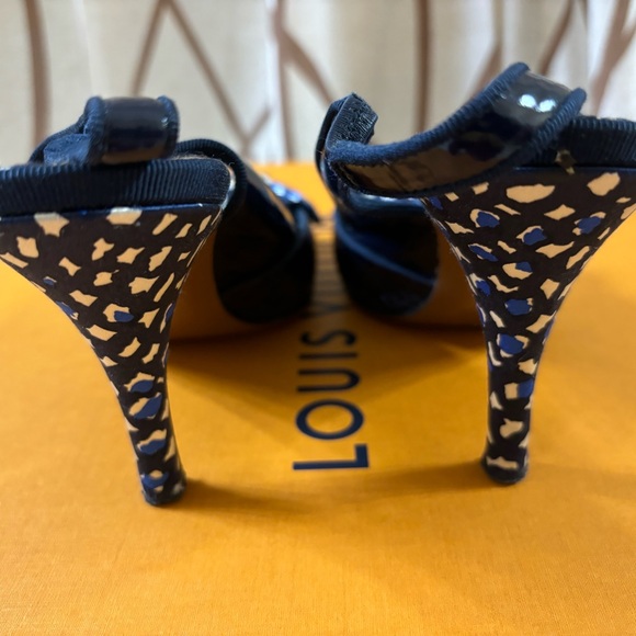 🆕Louis Vuitton padlock alligator leather slingback  shoes - Picture 3 of 7